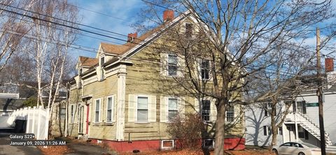 24 Woodland St Newburyport MA 01950