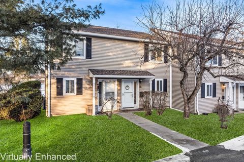 4 Village Brook Ln 4 Natick MA 01760