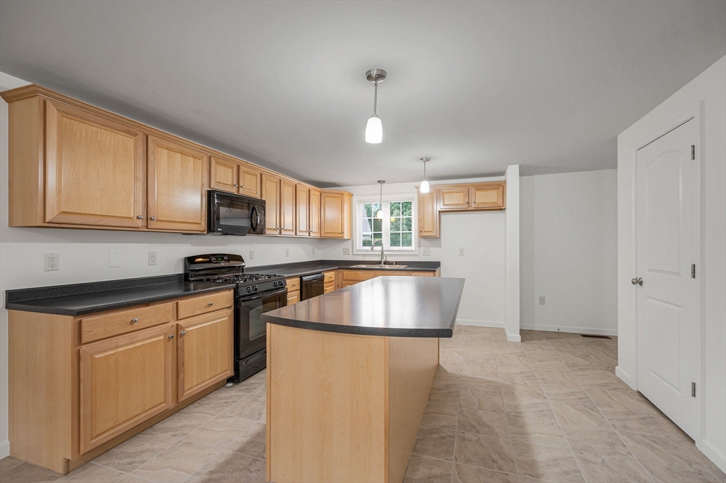 24 Royal Ave 24