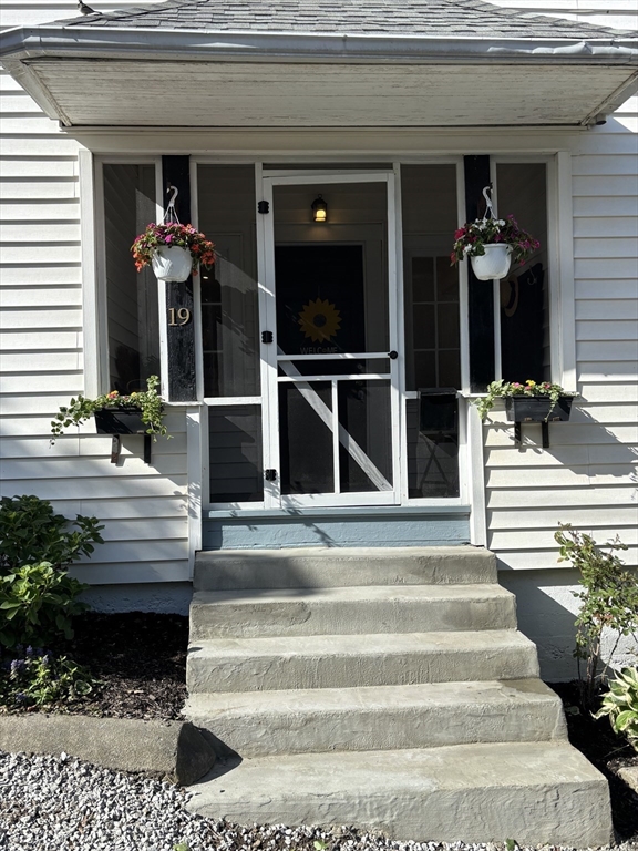19 Brinsley St
