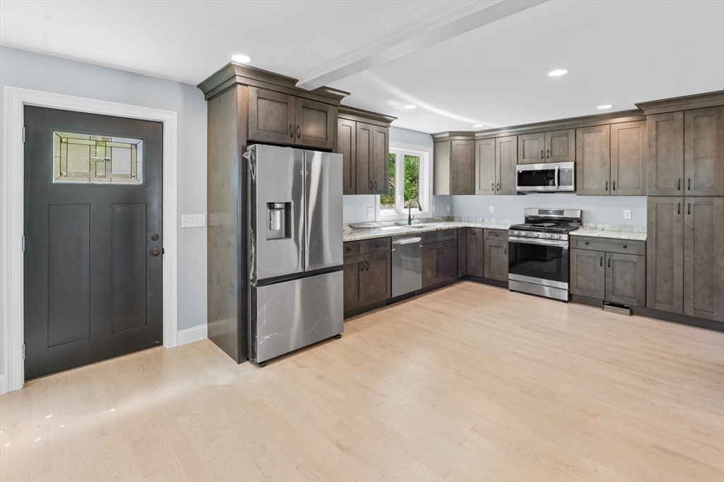 74 15th Ave 1