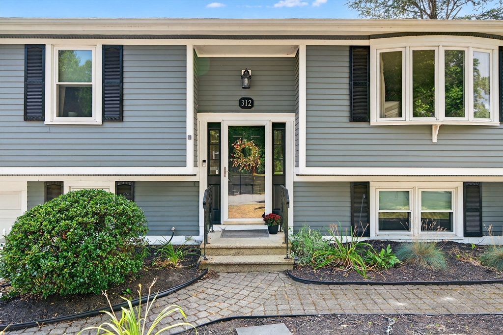 312 West Mccabe St