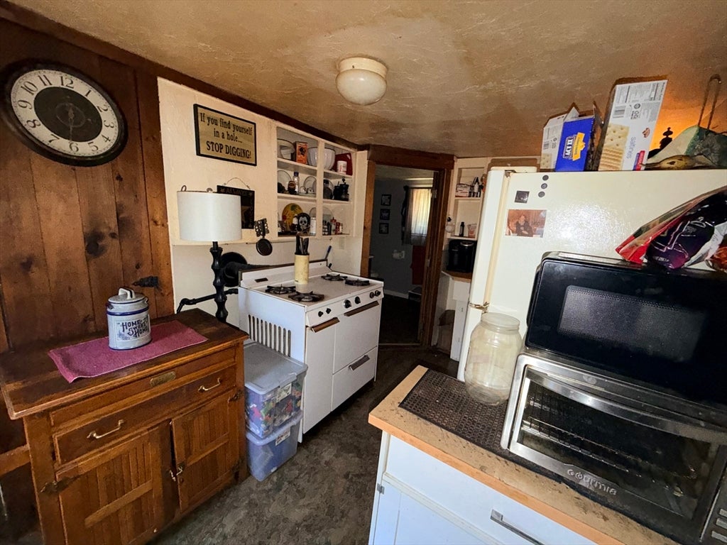 181 Pond St, Leominster, MA, 181 Pond St, Leominster, MA Photo #14