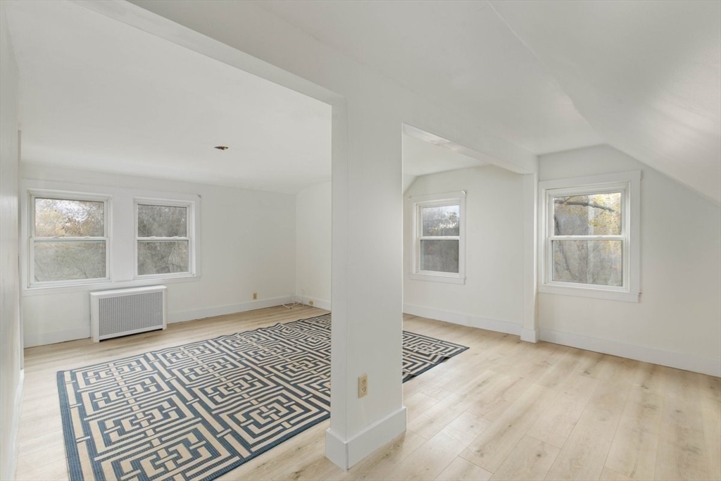 Methuen, Massachusetts 01844, United States, 4 Bedrooms Bedrooms, ,2 BathroomsBathrooms,Residential,Active,244396