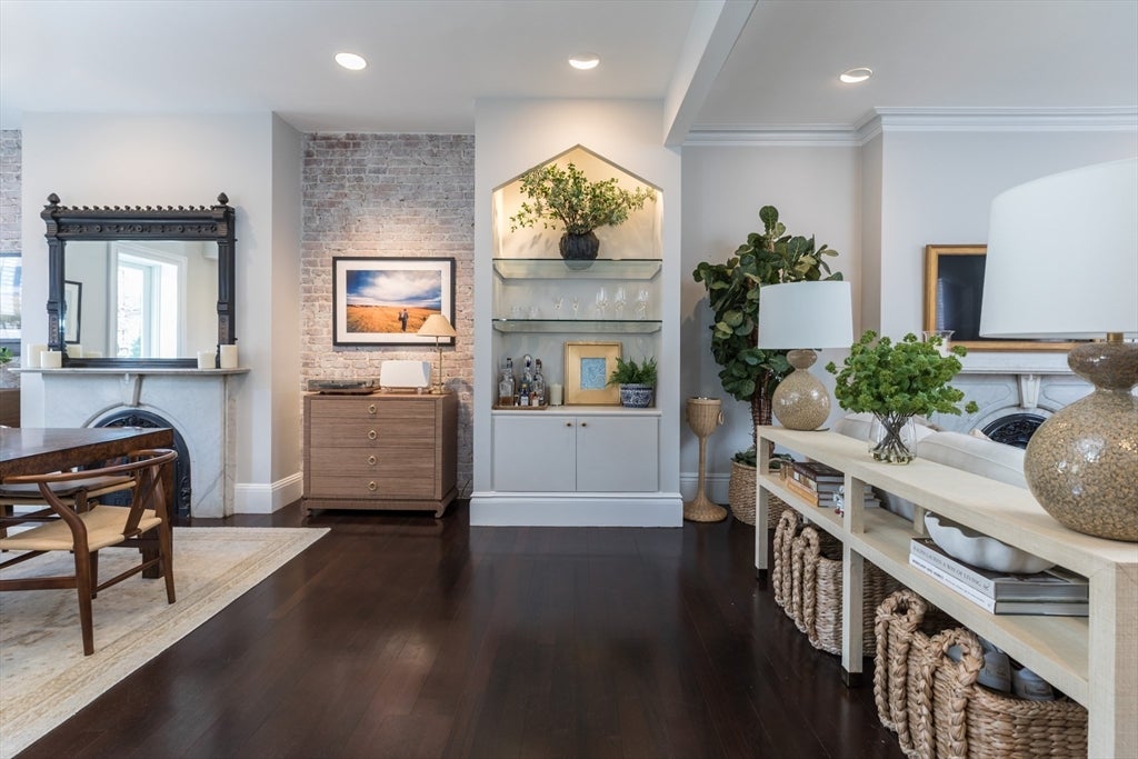 118 Pembroke St #2, Boston, MA Photo #2