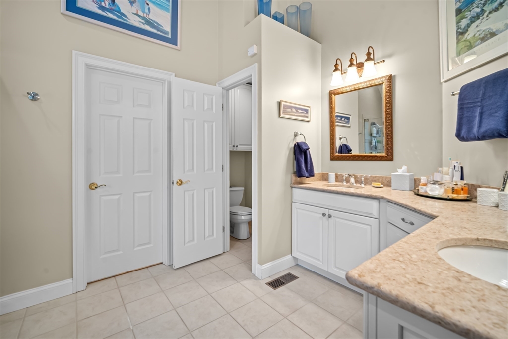 Westfield, Massachusetts 01085, United States, 4 Bedrooms Bedrooms, ,4 BathroomsBathrooms,Residential,Contingent,151995