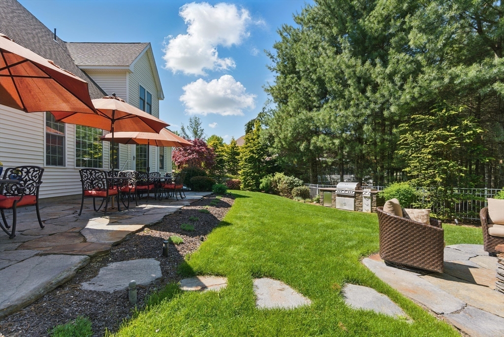 Westfield, Massachusetts 01085, United States, 4 Bedrooms Bedrooms, ,4 BathroomsBathrooms,Residential,Contingent,151995