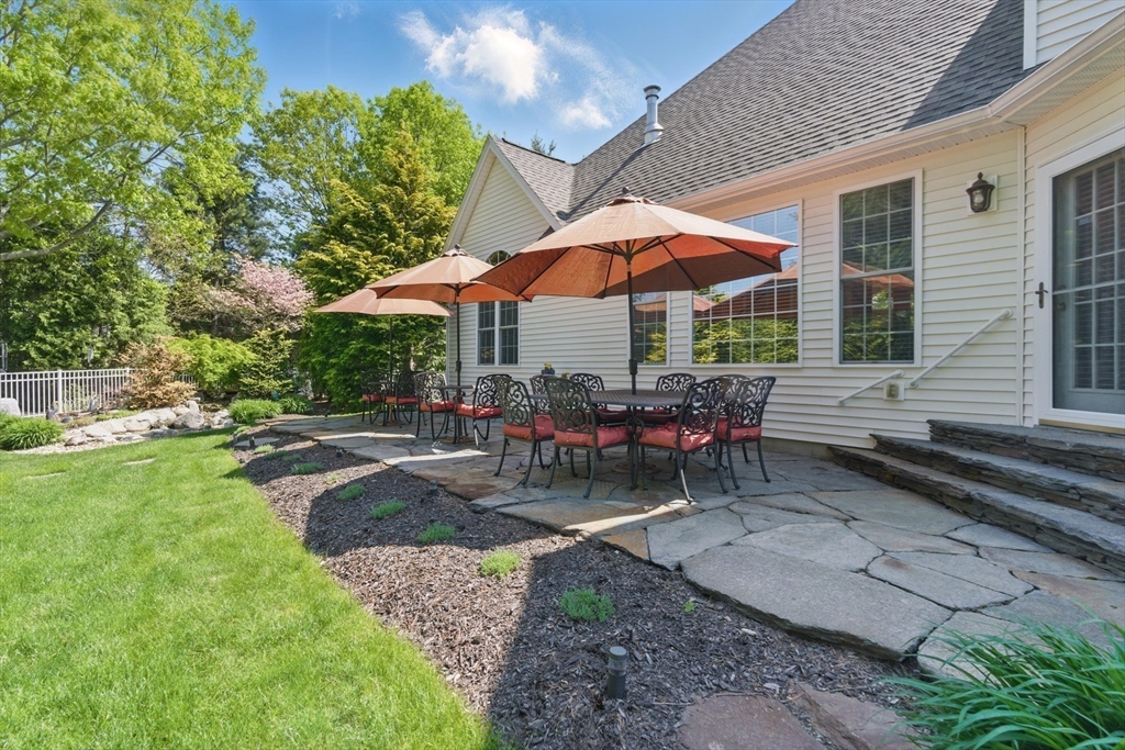 Westfield, Massachusetts 01085, United States, 4 Bedrooms Bedrooms, ,4 BathroomsBathrooms,Residential,Contingent,151995