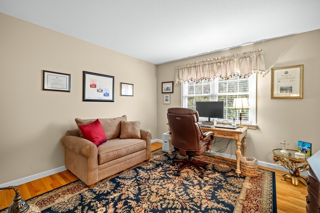 Westfield, Massachusetts 01085, United States, 4 Bedrooms Bedrooms, ,4 BathroomsBathrooms,Residential,Contingent,151995