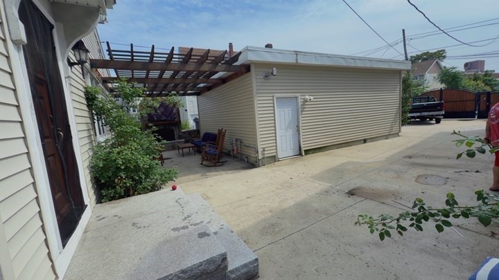 10 Minot St.