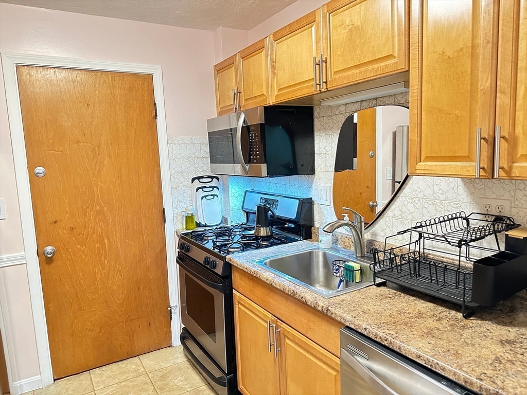458-460 Eastern Ave #14, Lynn, MA, 458-460 Eastern Ave #14, Lynn, MA Photo #14