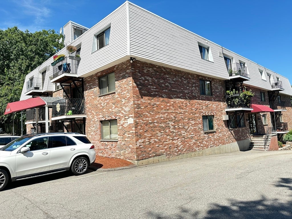 458-460 Eastern Ave #14, Lynn, MA, 458-460 Eastern Ave #14, Lynn, MA Photo #4