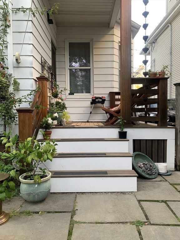 26 Gibbens St