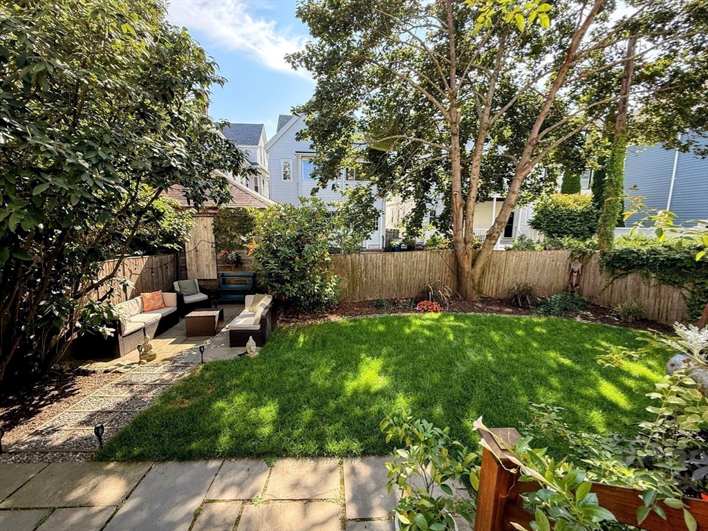 26 Gibbens St