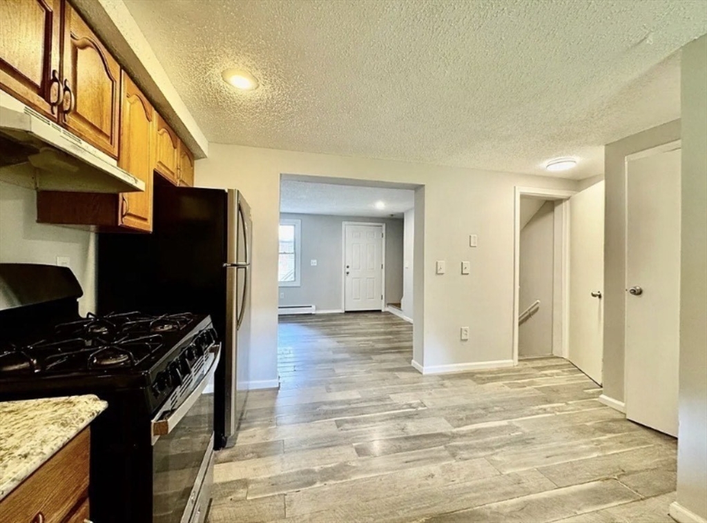 Springfield, Massachusetts 01107, United States, 3 Bedrooms Bedrooms, ,2 BathroomsBathrooms,Residential,Active,218475