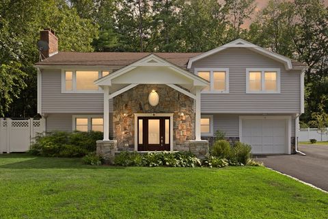 6 Gay Dr Sharon MA 02067