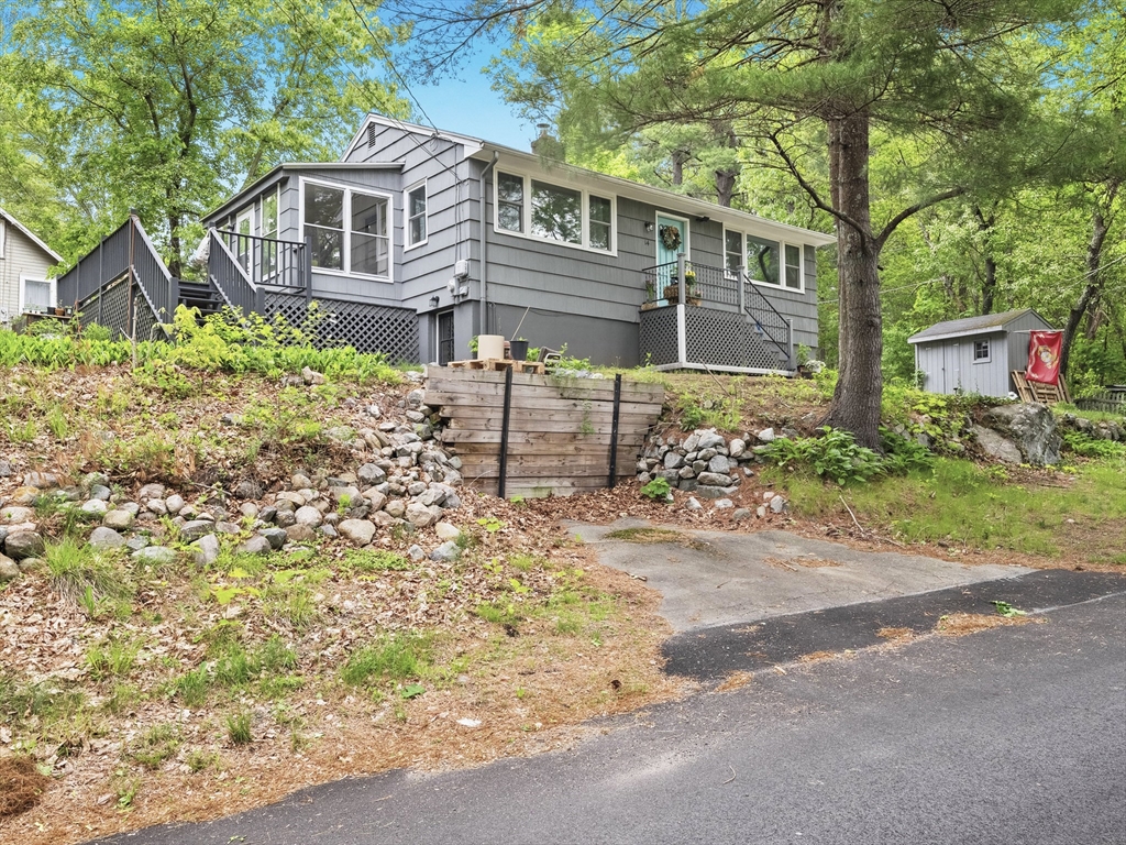 14 Riverside Dr