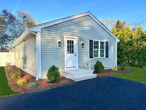 Photo of 733 Monponsett St, Hanson, MA 02341 (MLS # 73514116)