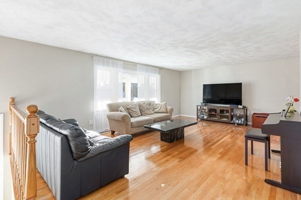 19 Osgood St