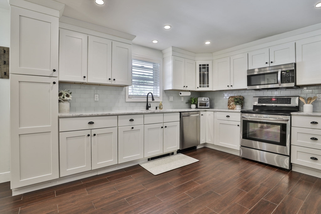 48 Bay State Rd