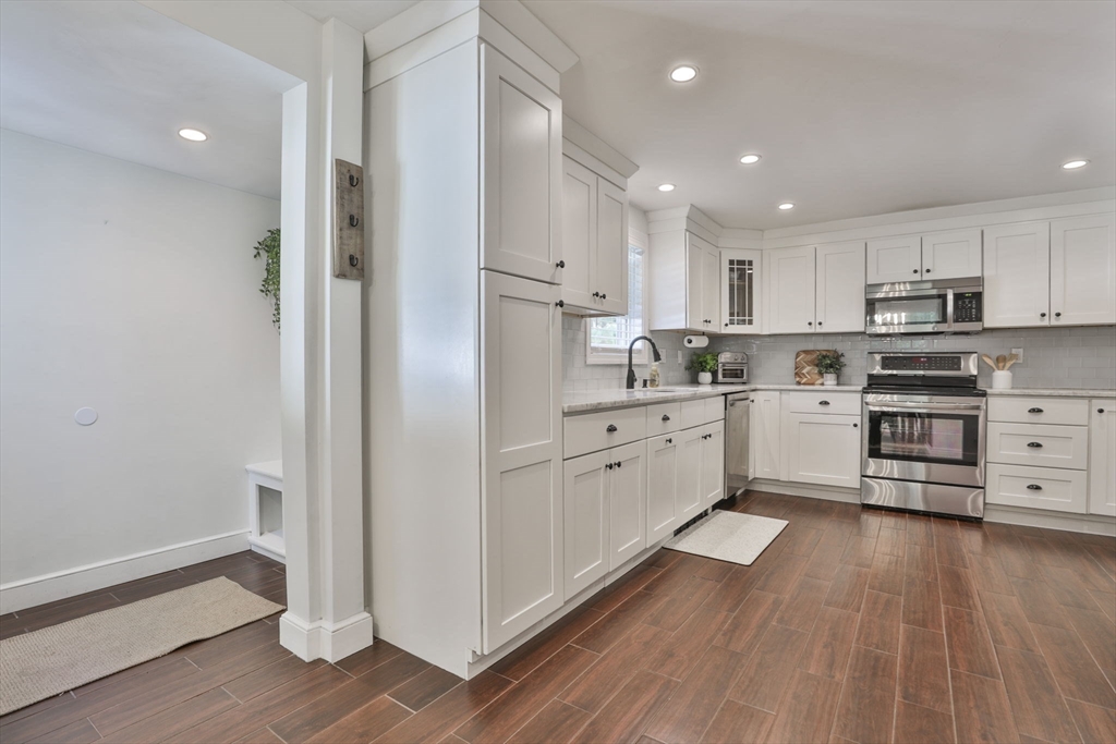 48 Bay State Rd