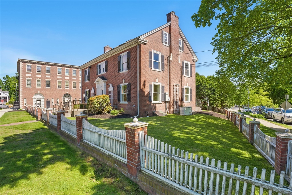 6 Windsor St