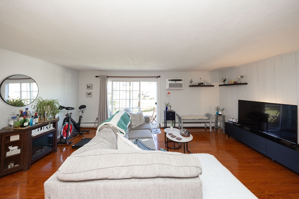 24 Williamsburg Ct 21