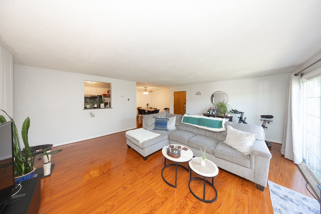 24 Williamsburg Ct 21