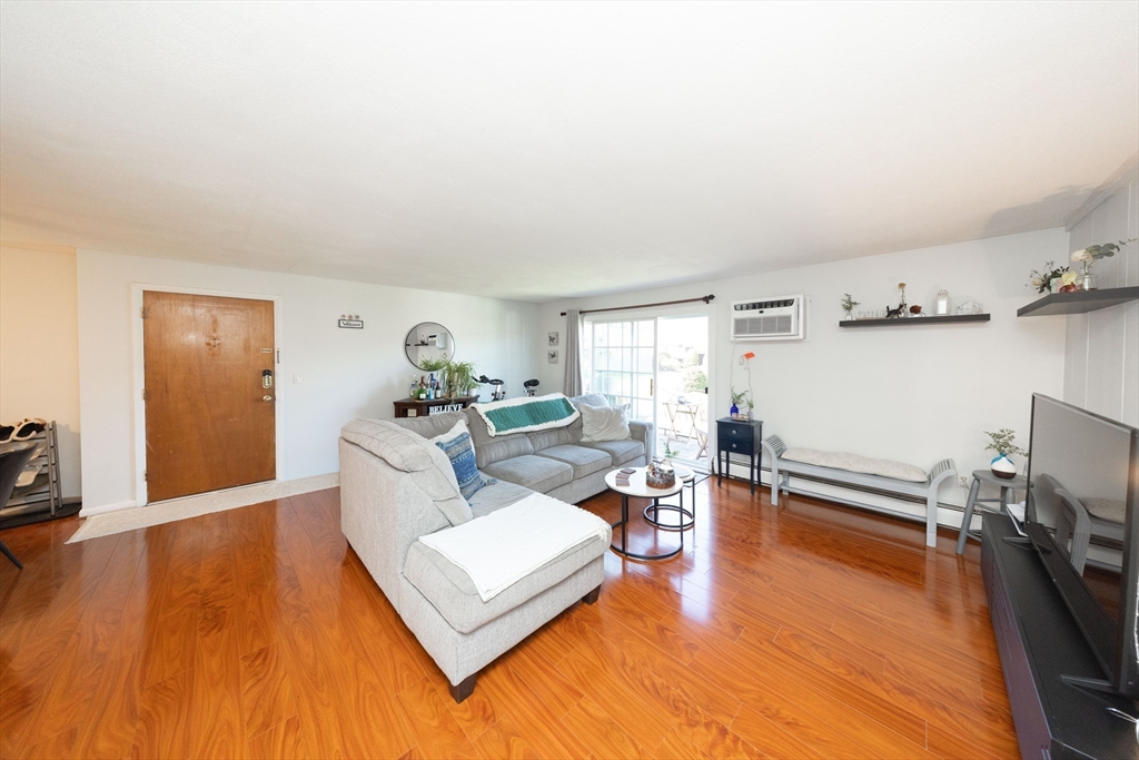 24 Williamsburg Ct 21