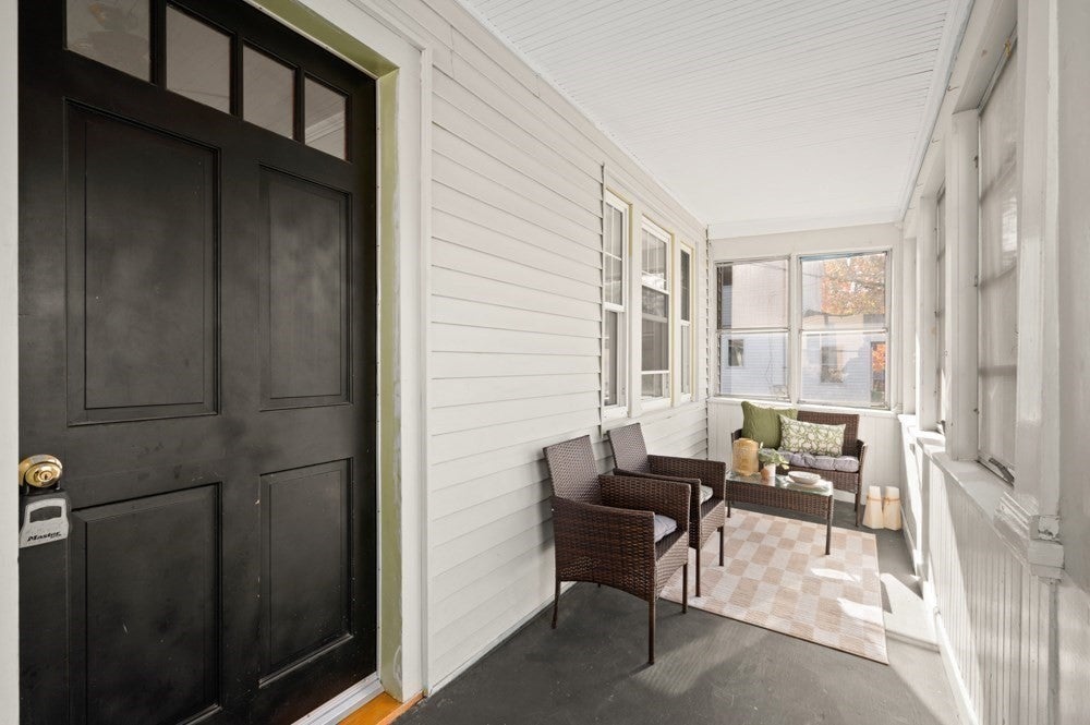 16 Maple Avenue