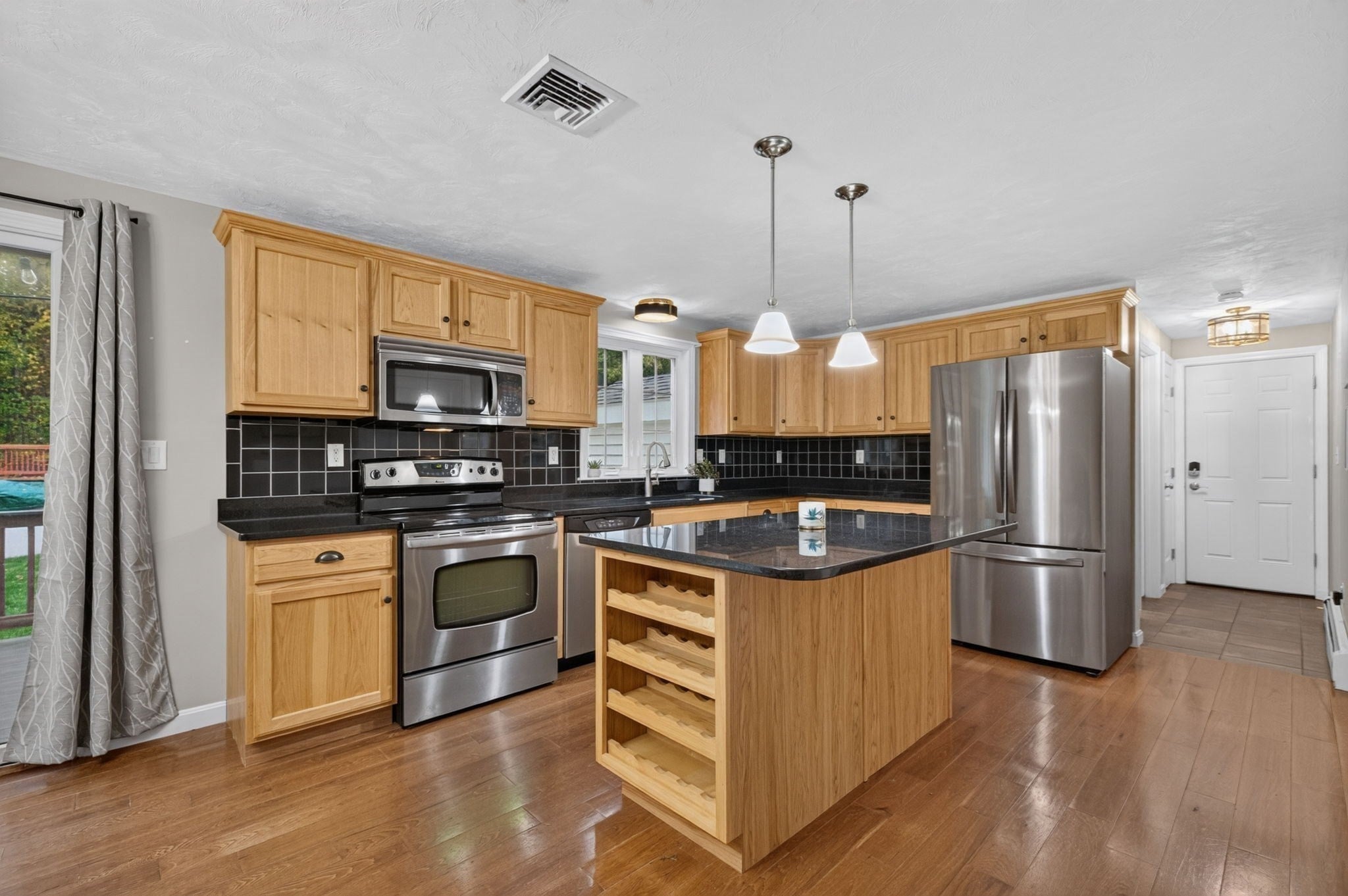 45 Metacomet Ave, Taunton, MA Photo #9