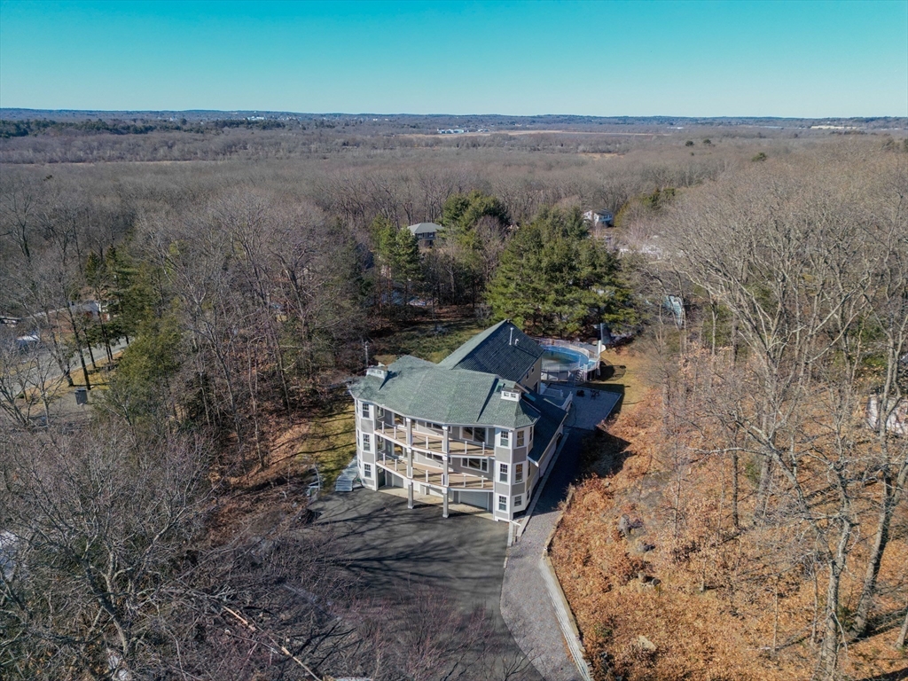 80 Spring Lane