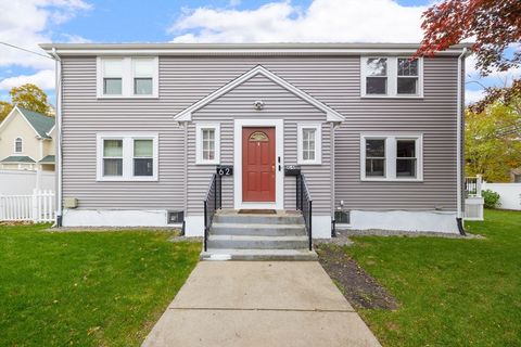Photo of 62-64 Rowe Street #B, Newton, MA 02466 (MLS # 73451590)