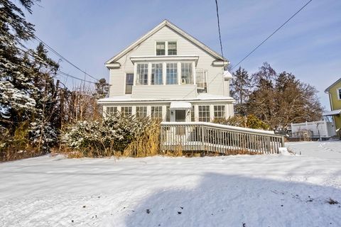 46-52 Maplewood Chicopee MA 01013