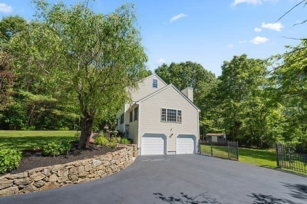 128 Memorial Dr