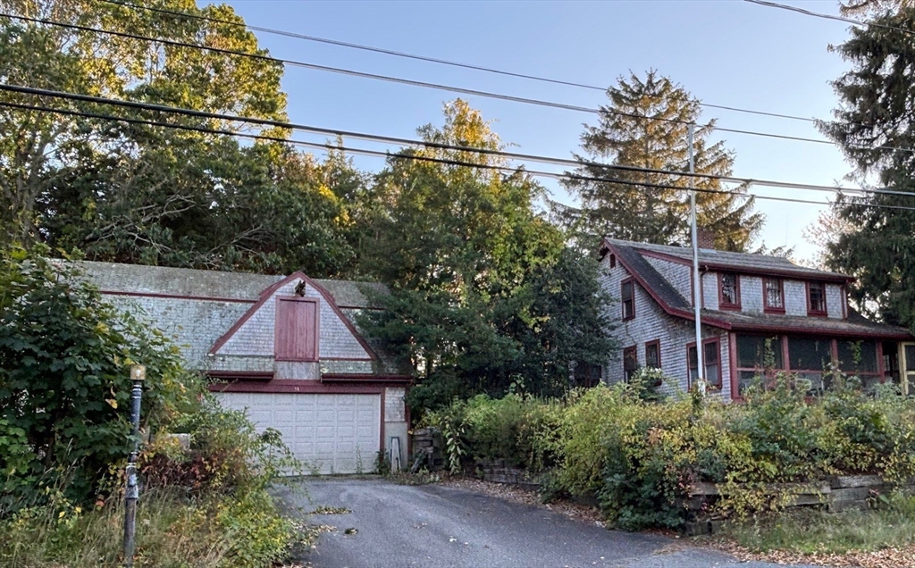 35 River St