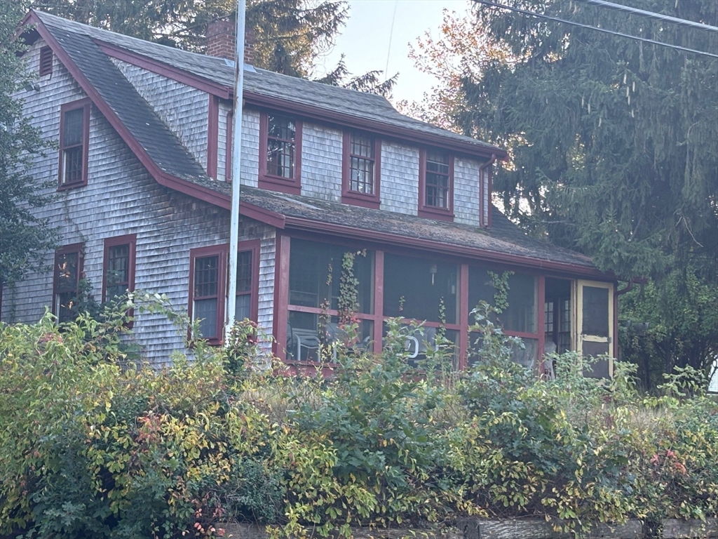 35 River St