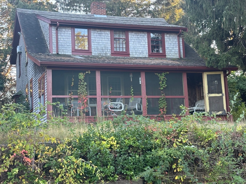 35 River St