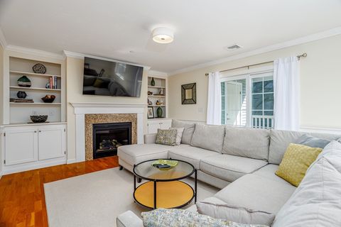 1221 Hazelwood Way 1221 Clinton MA 01510