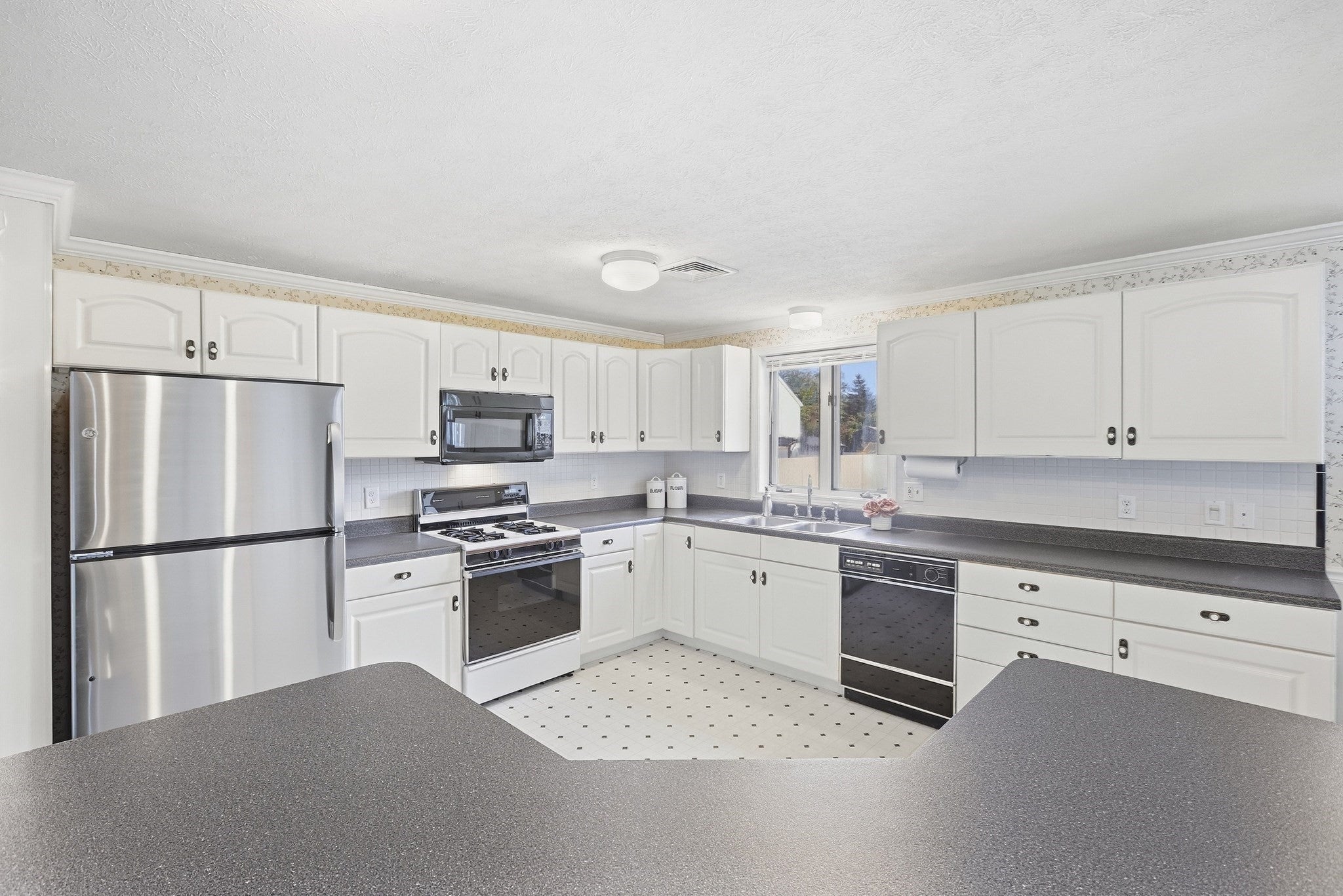 20 Elm St, Dracut, MA, 20 Elm St, Dracut, MA Photo #15