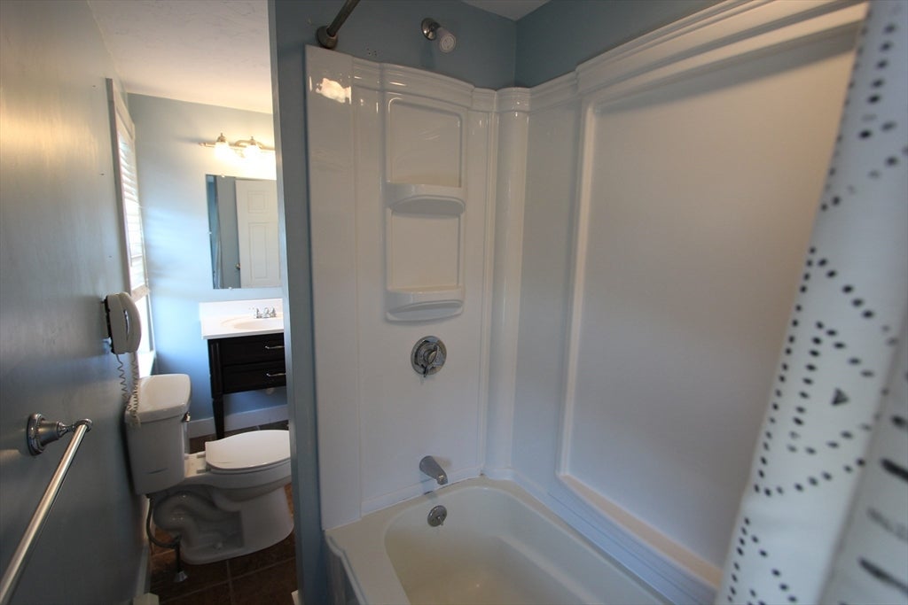 41 South St, Franklin, MA, 41 South St, Franklin, MA Photo #22