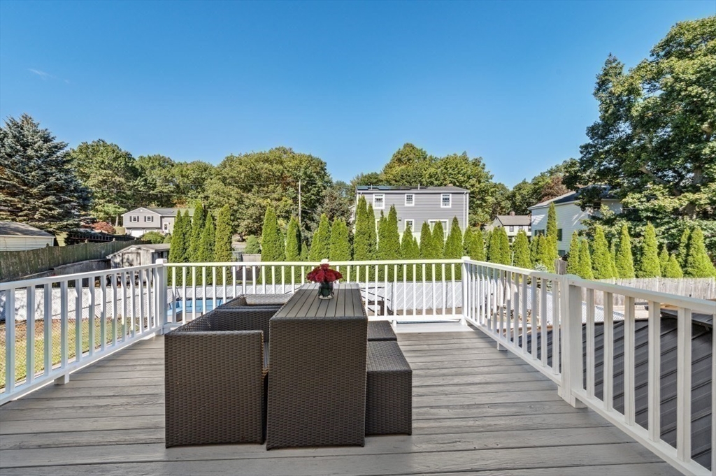 Saugus, Massachusetts 01906, United States, 4 Bedrooms Bedrooms, ,2 BathroomsBathrooms,Residential,Active,232055