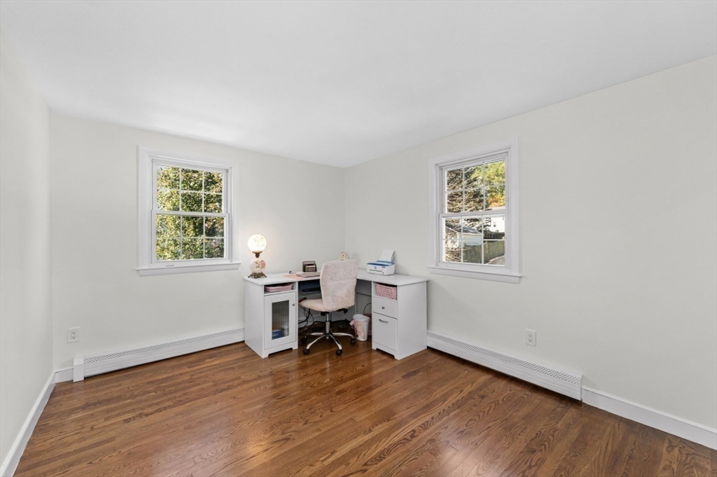 Saugus, Massachusetts 01906, United States, 4 Bedrooms Bedrooms, ,2 BathroomsBathrooms,Residential,Active,232055