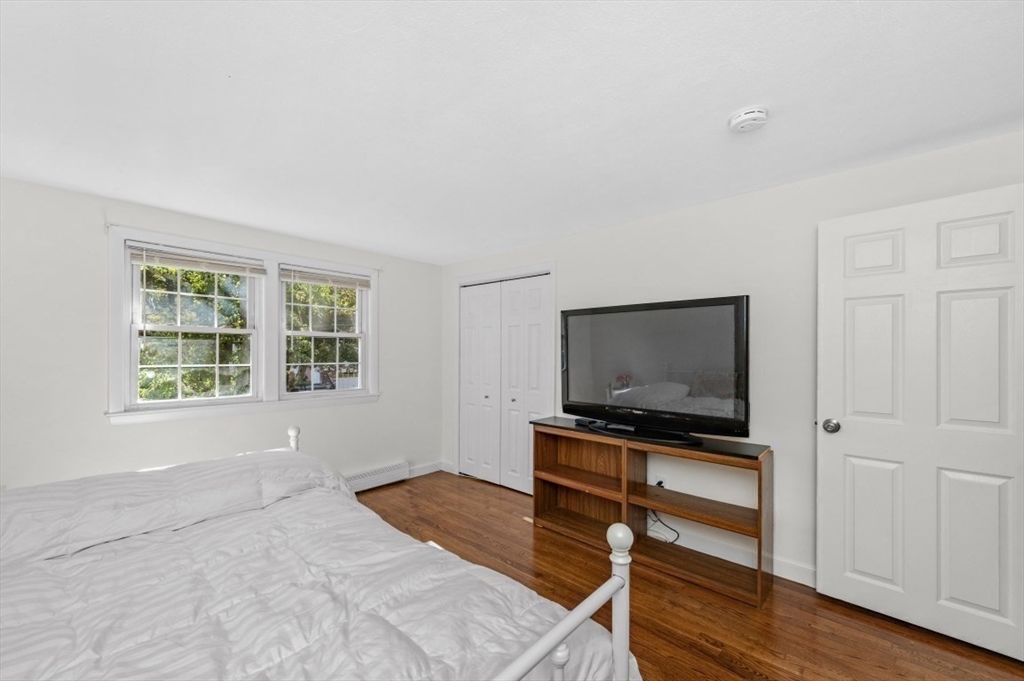 Saugus, Massachusetts 01906, United States, 4 Bedrooms Bedrooms, ,2 BathroomsBathrooms,Residential,Active,232055