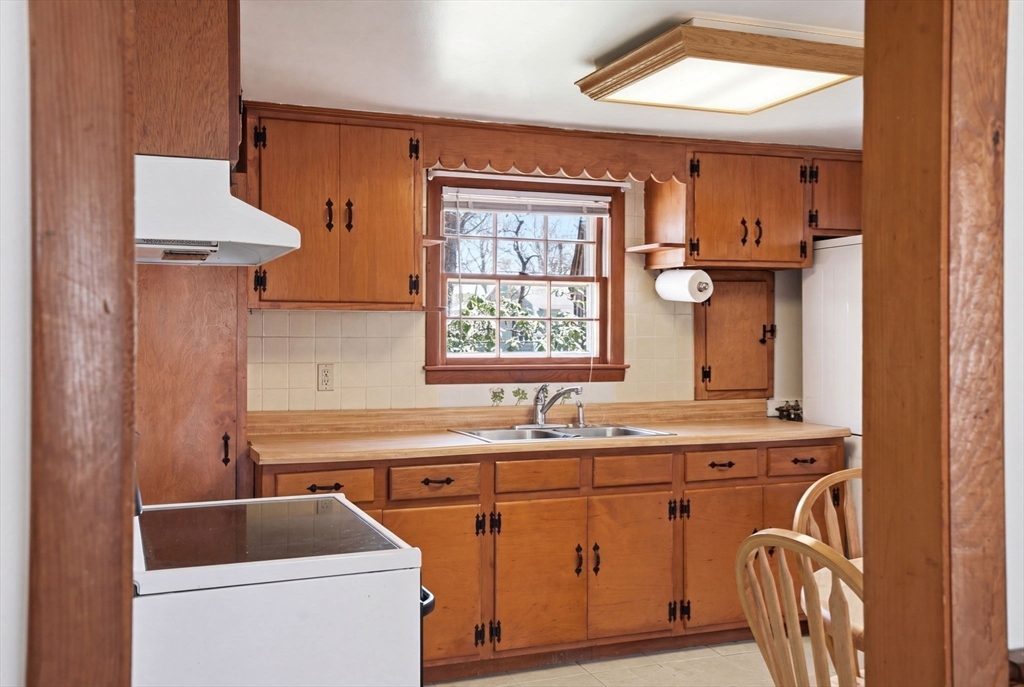 28 Pine Grove Rd, Yarmouth, MA Photo #12