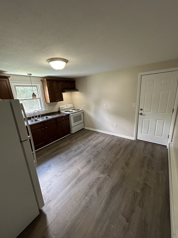 31 Joyce St 2
