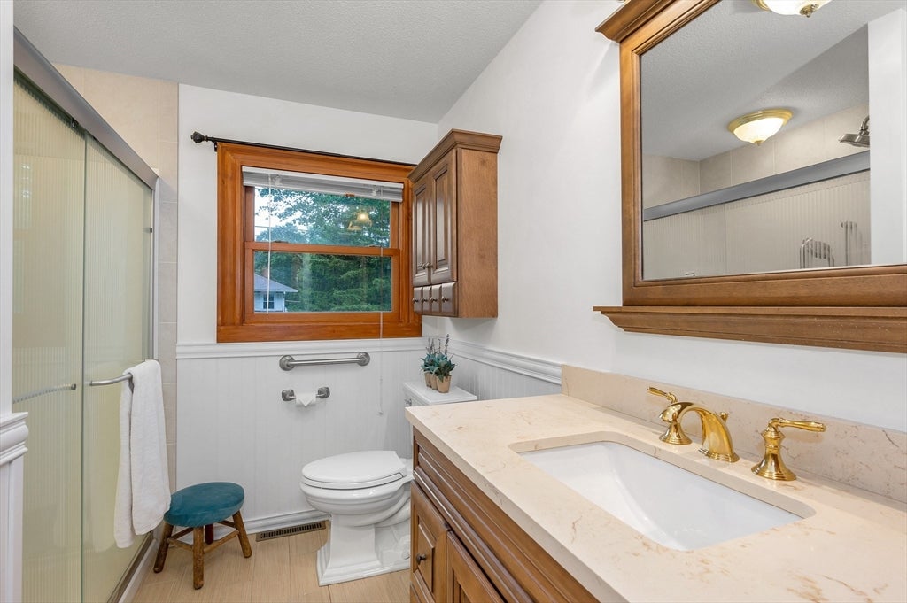 19 Cochrane Cir, Methuen, MA, 19 Cochrane Cir, Methuen, MA Photo #17