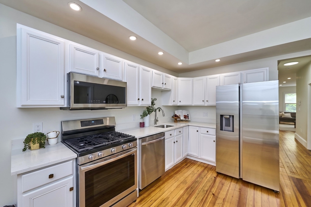 363 Cardinal Medeiros Ave 363