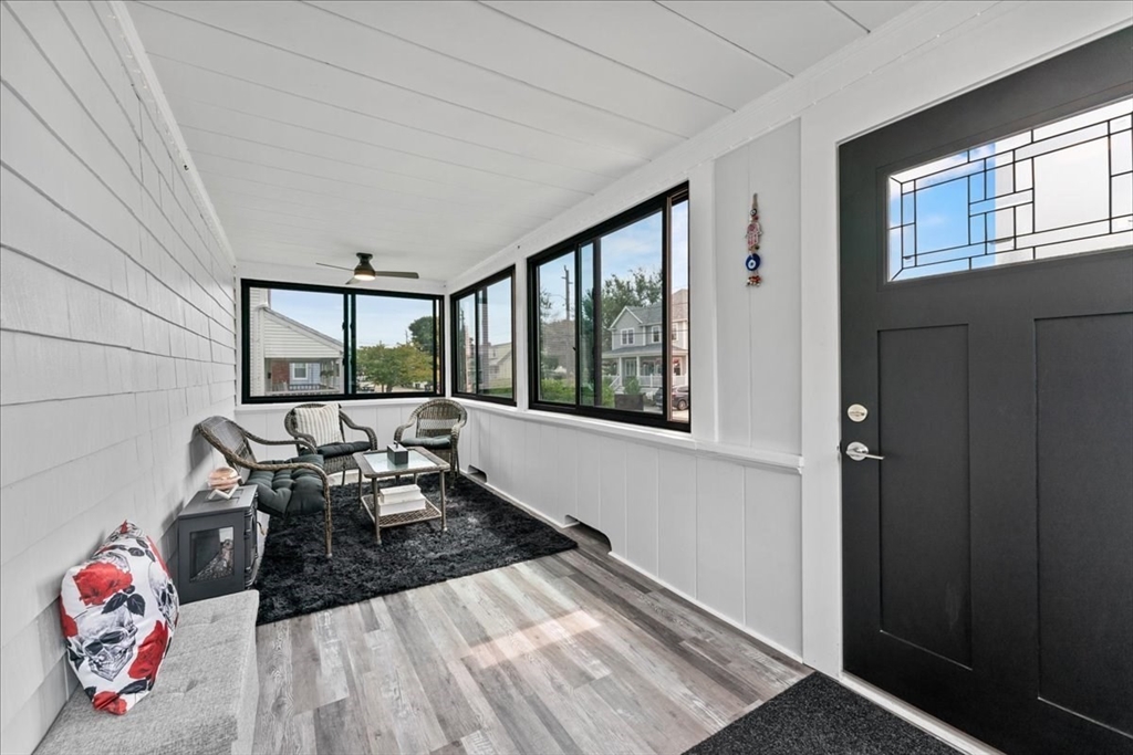 33 D St