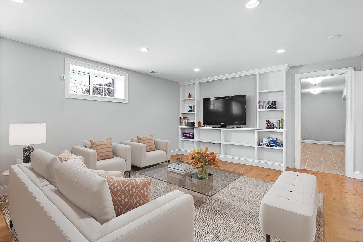 37 Mayflower Road, Winchester, MA, 37 Mayflower Road, Winchester, MA Photo #37